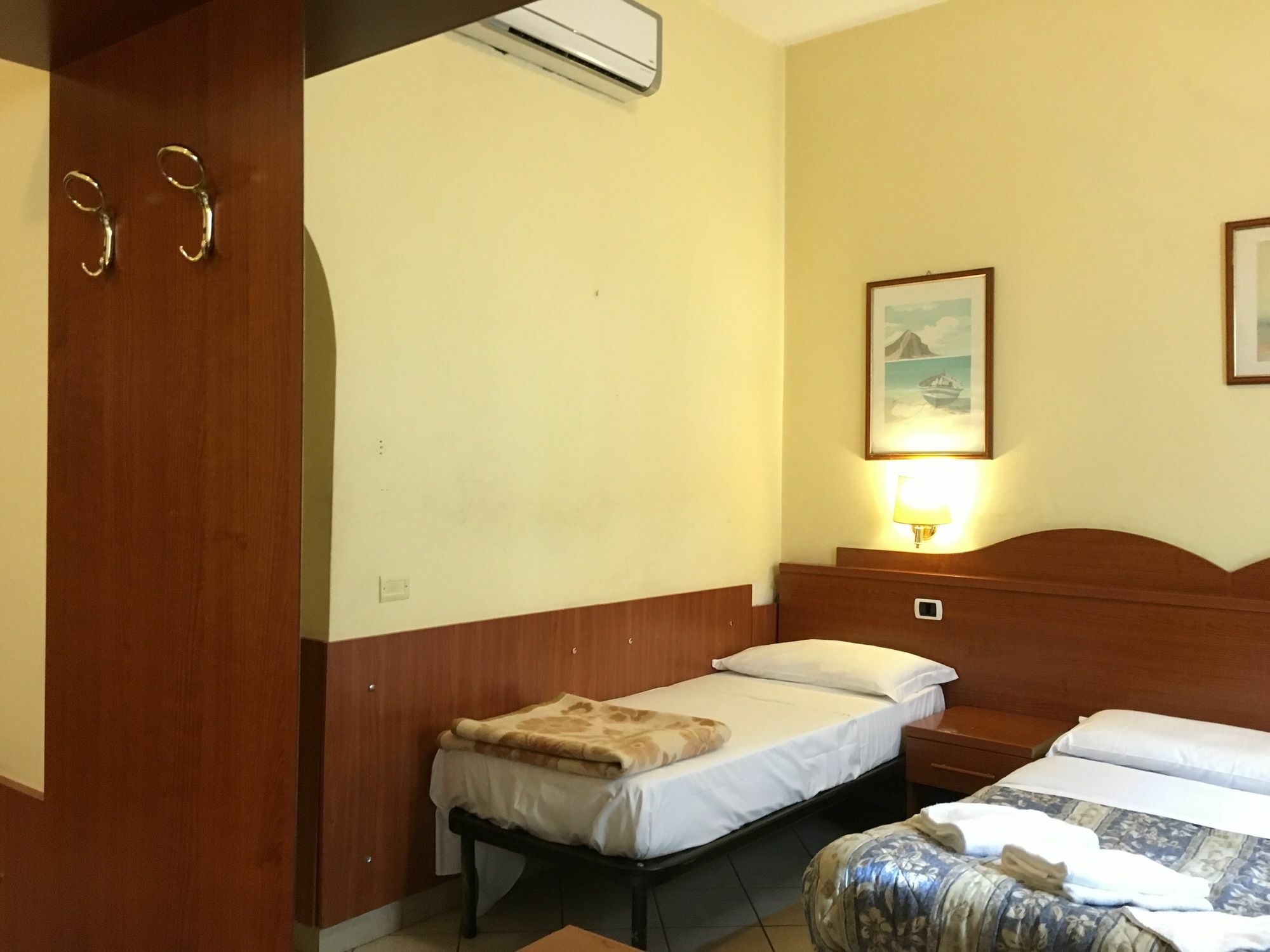 Rome Terminal House Hotel Exterior photo